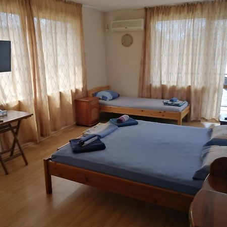 Guest House "Zora - Sarafovo" Burgas ภายนอก รูปภาพ