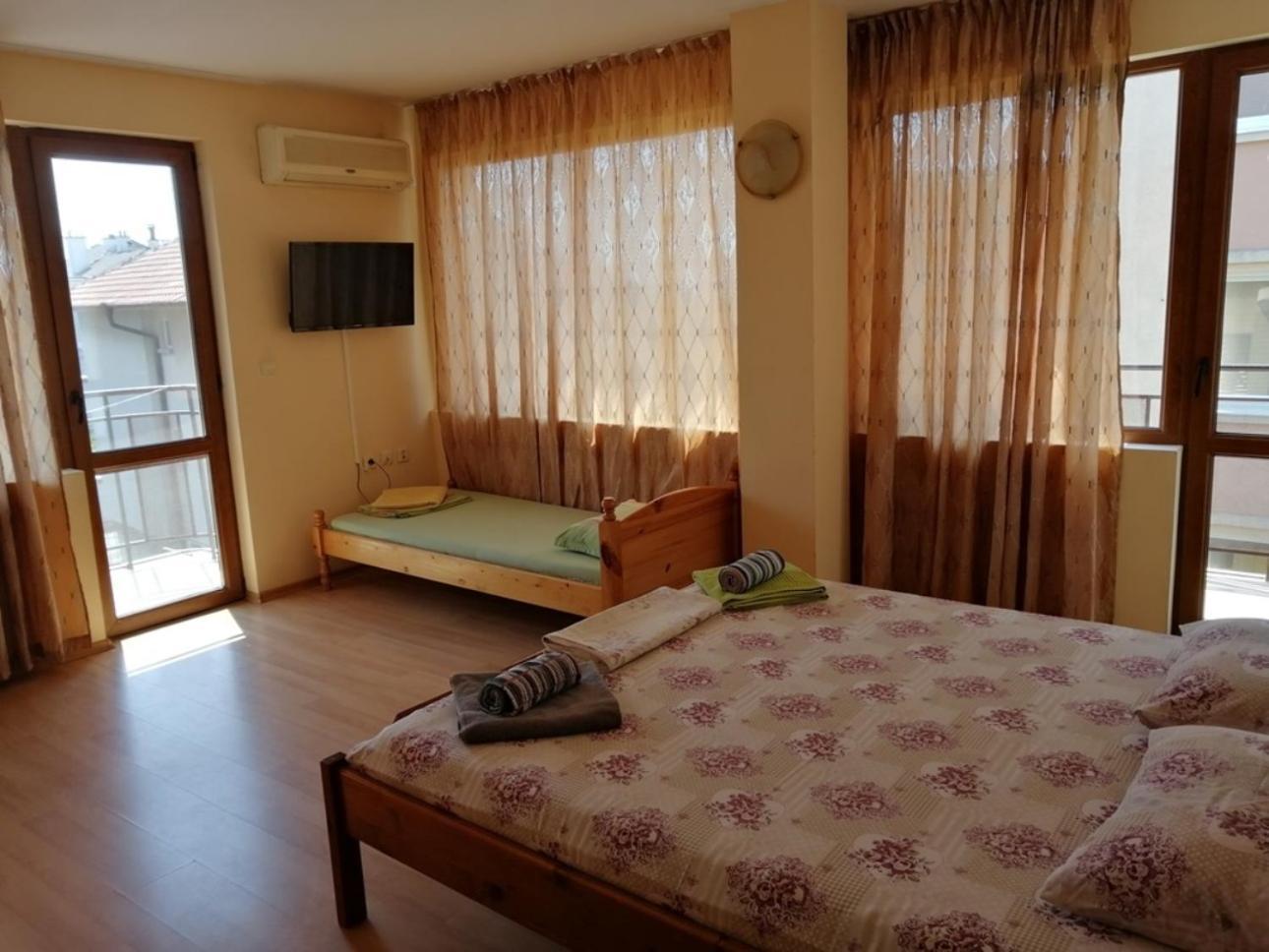 Guest House "Zora - Sarafovo" Burgas ภายนอก รูปภาพ