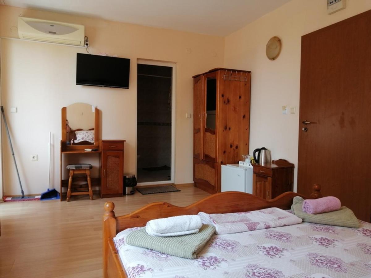 Guest House "Zora - Sarafovo" Burgas ภายนอก รูปภาพ