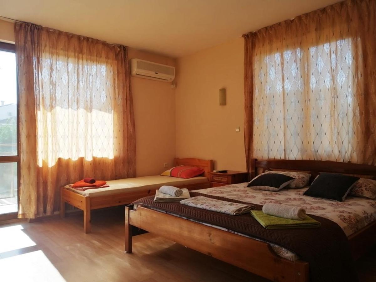 Guest House "Zora - Sarafovo" Burgas ภายนอก รูปภาพ