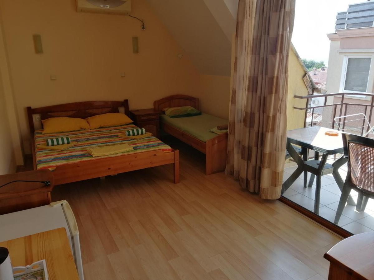 Guest House "Zora - Sarafovo" Burgas ภายนอก รูปภาพ