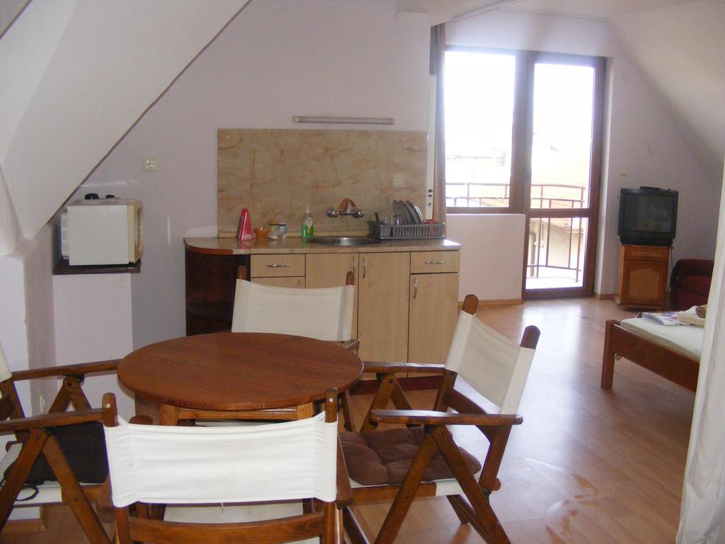Guest House "Zora - Sarafovo" Burgas ภายนอก รูปภาพ