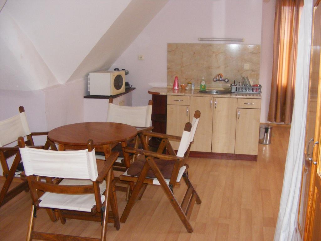 Guest House "Zora - Sarafovo" Burgas ภายนอก รูปภาพ
