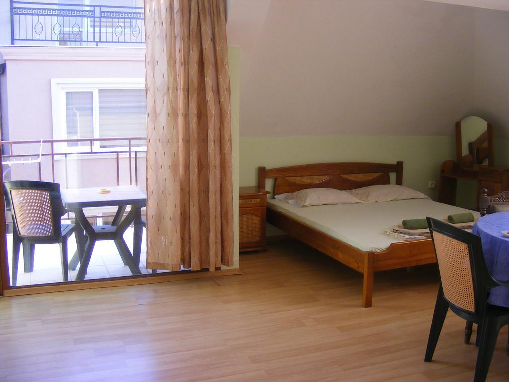 Guest House "Zora - Sarafovo" Burgas ภายนอก รูปภาพ