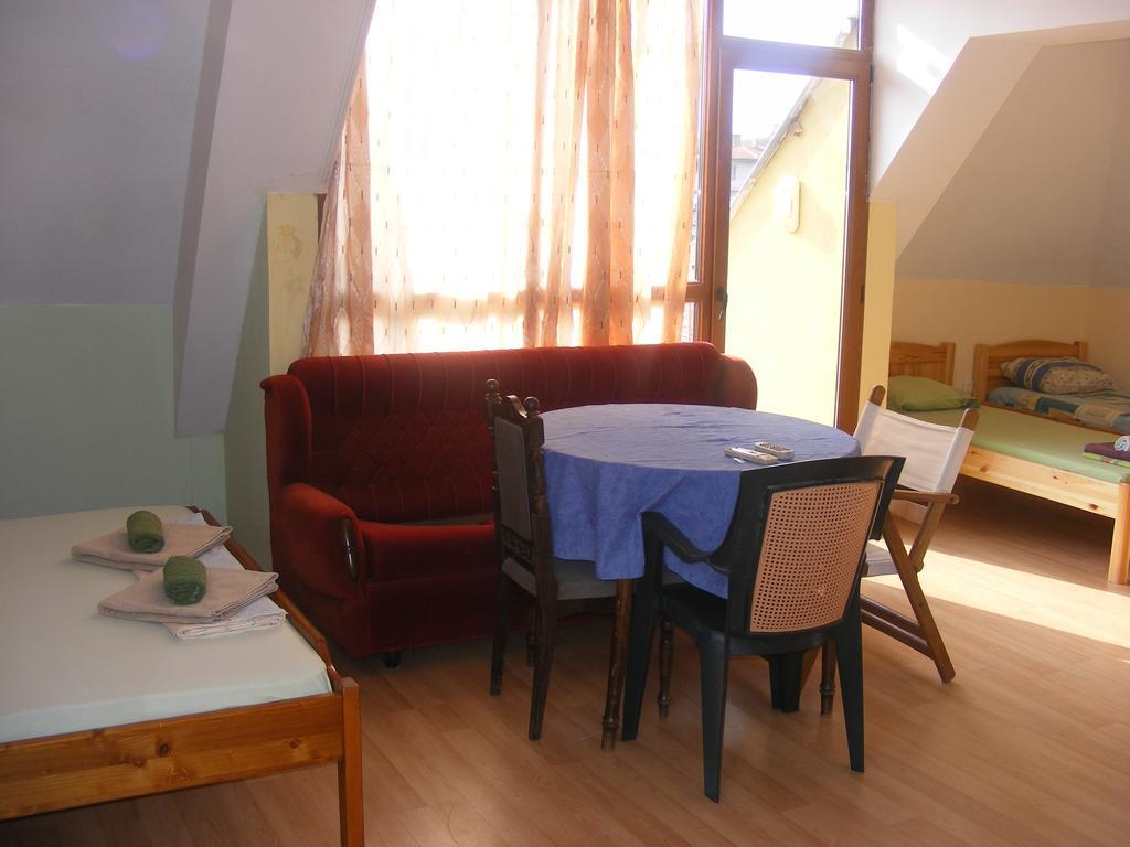 Guest House "Zora - Sarafovo" Burgas ภายนอก รูปภาพ