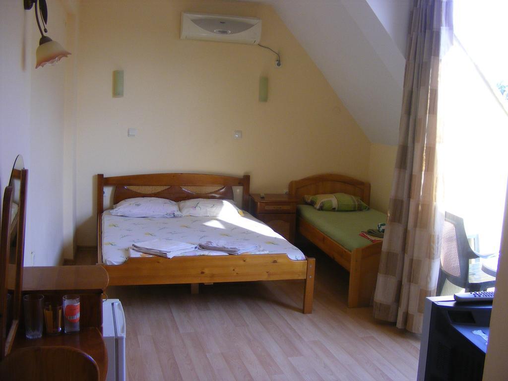 Guest House "Zora - Sarafovo" Burgas ภายนอก รูปภาพ
