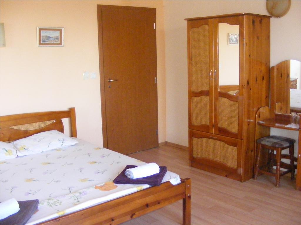 Guest House "Zora - Sarafovo" Burgas ภายนอก รูปภาพ