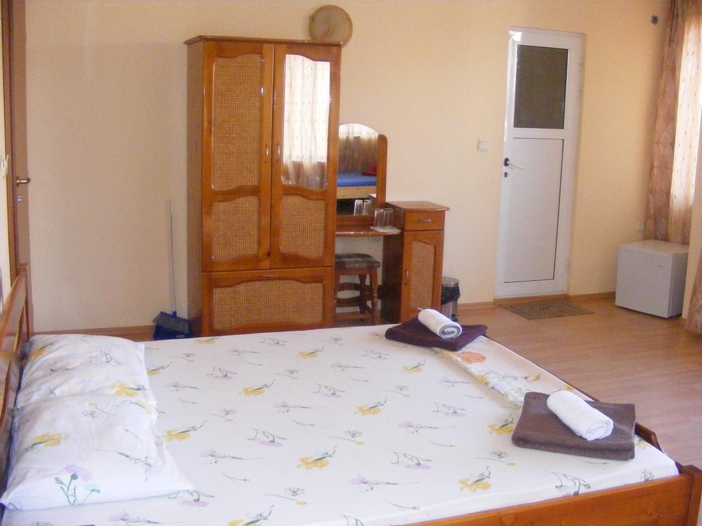 Guest House "Zora - Sarafovo" Burgas ภายนอก รูปภาพ