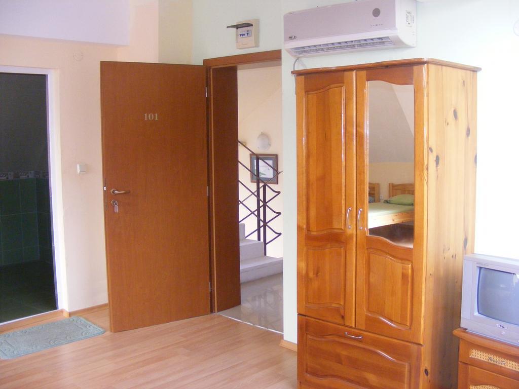 Guest House "Zora - Sarafovo" Burgas ภายนอก รูปภาพ