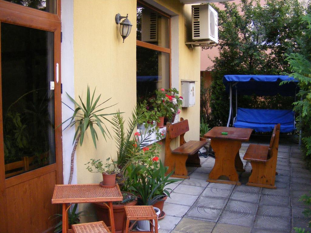 Guest House "Zora - Sarafovo" Burgas ภายนอก รูปภาพ