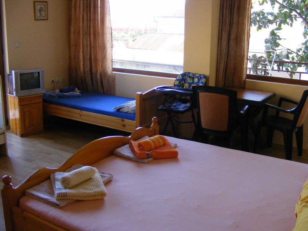 Guest House "Zora - Sarafovo" Burgas ภายนอก รูปภาพ