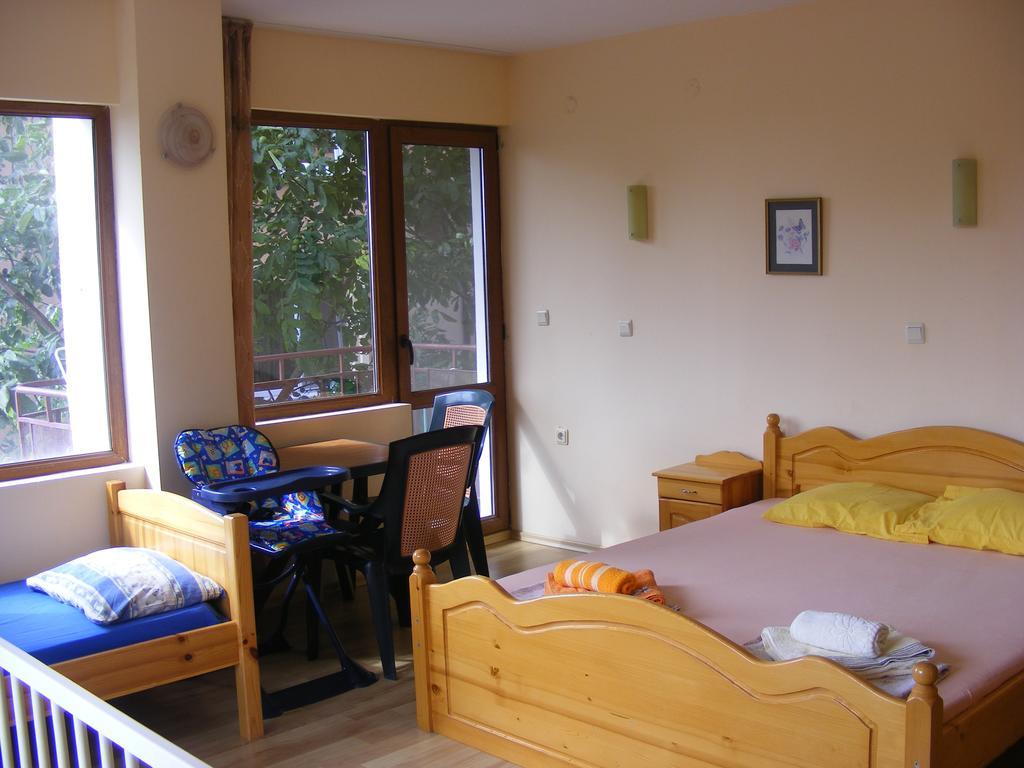 Guest House "Zora - Sarafovo" Burgas ภายนอก รูปภาพ